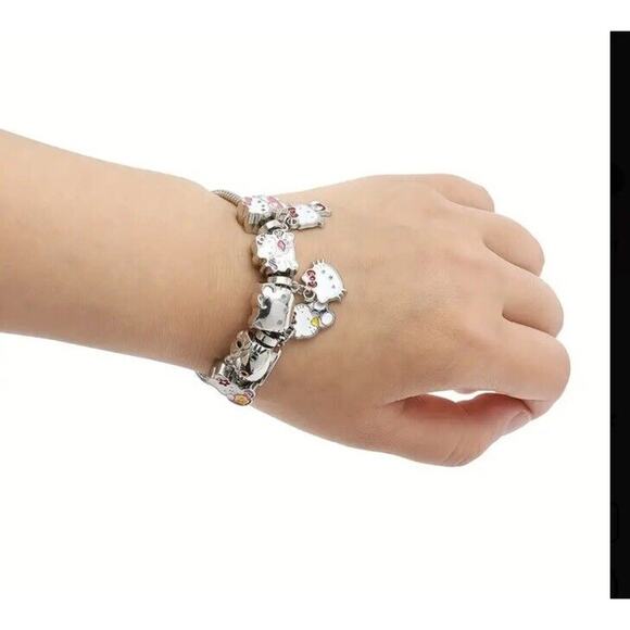 🔥Hello Kitty Charm Bracelet BNWT🔥 - Picture 1 of 3